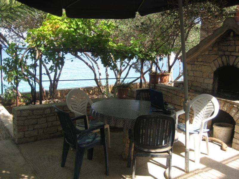 Apartments By The Sea Maslinica, Solta - 774 Grohote Exterior foto