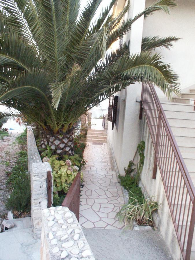 Apartments By The Sea Maslinica, Solta - 774 Grohote Exterior foto