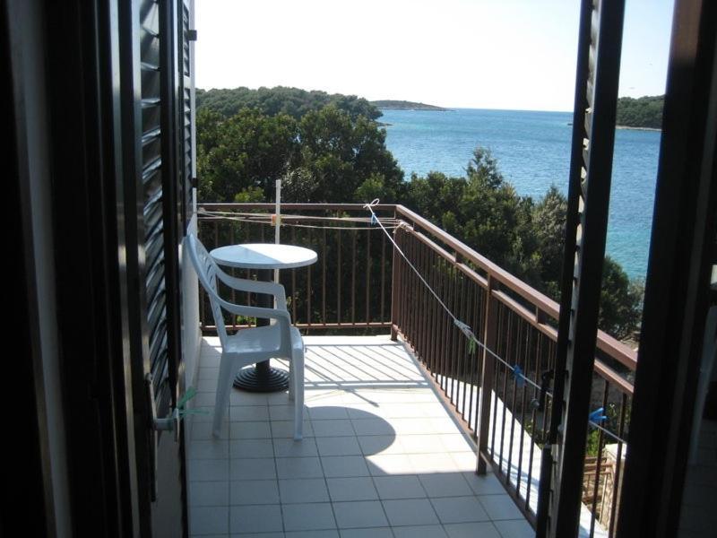 Apartments By The Sea Maslinica, Solta - 774 Grohote Exterior foto
