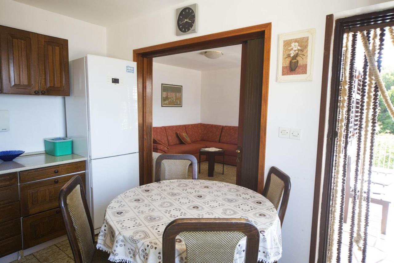 Apartments By The Sea Maslinica, Solta - 774 Grohote Exterior foto
